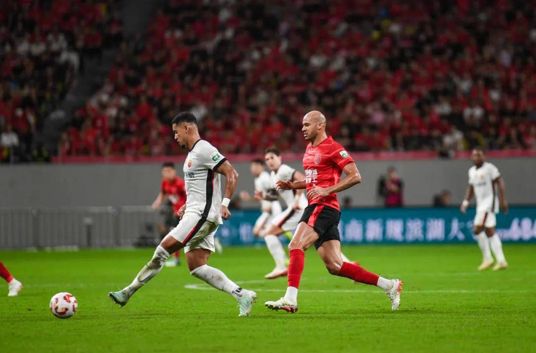 榜首大战，胜！成都蓉城登顶