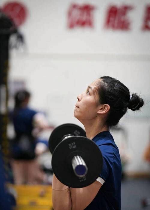 解读中国女排的精密战术调整