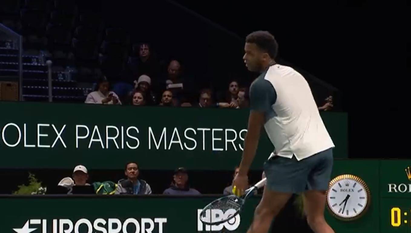 职业网球选手发球有多快?2025大师赛新纪录诞生:243公里/小时,接近高铁车速