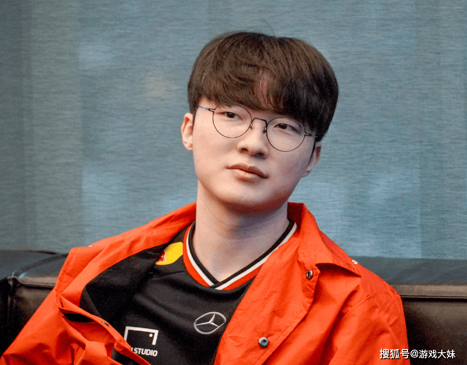 王者荣耀主播嘲讽uzi没冠军，并表示一诺如果打LOL，随便碾压faker