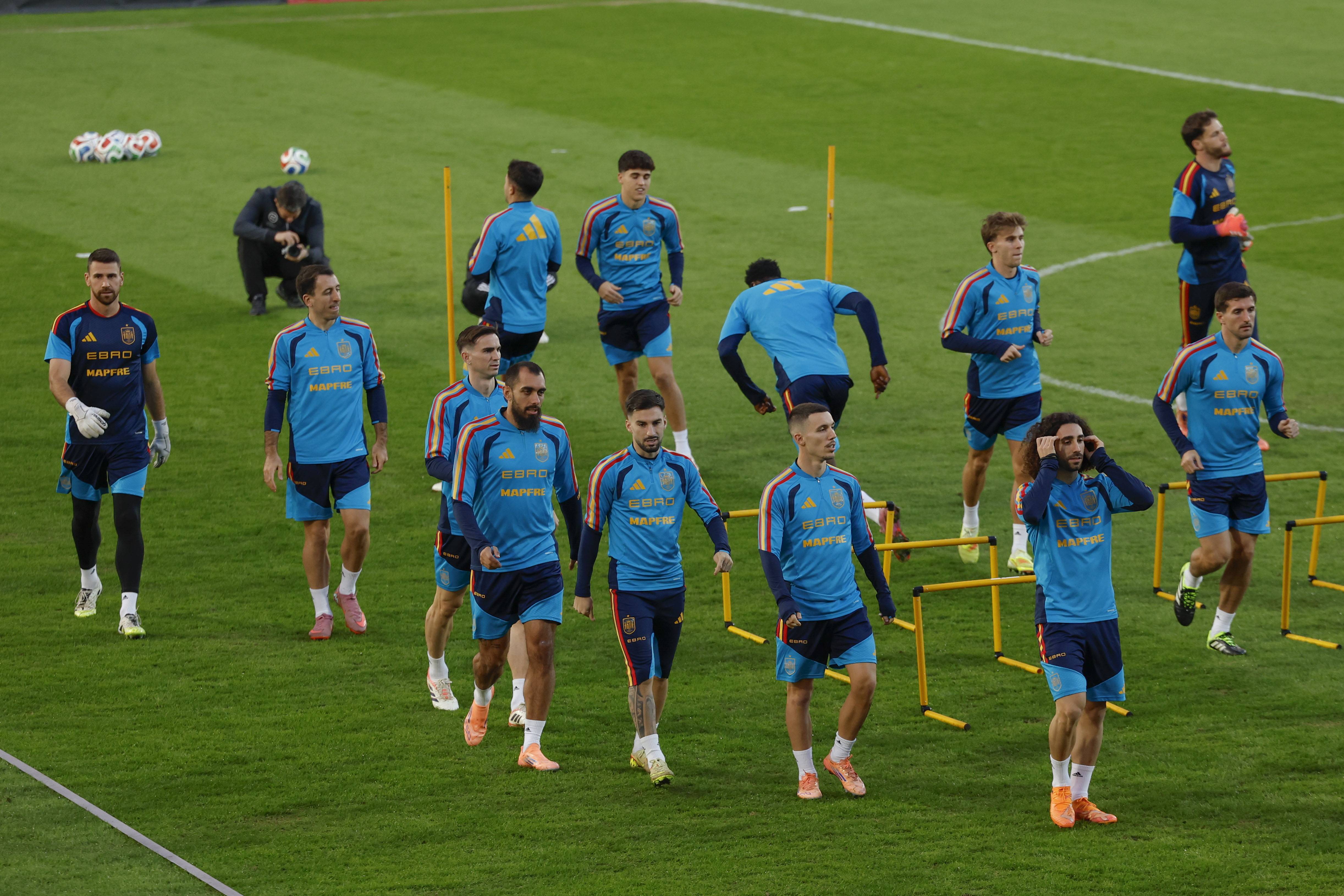 （外代二线）足球——世界杯预选赛：西班牙赛前备战