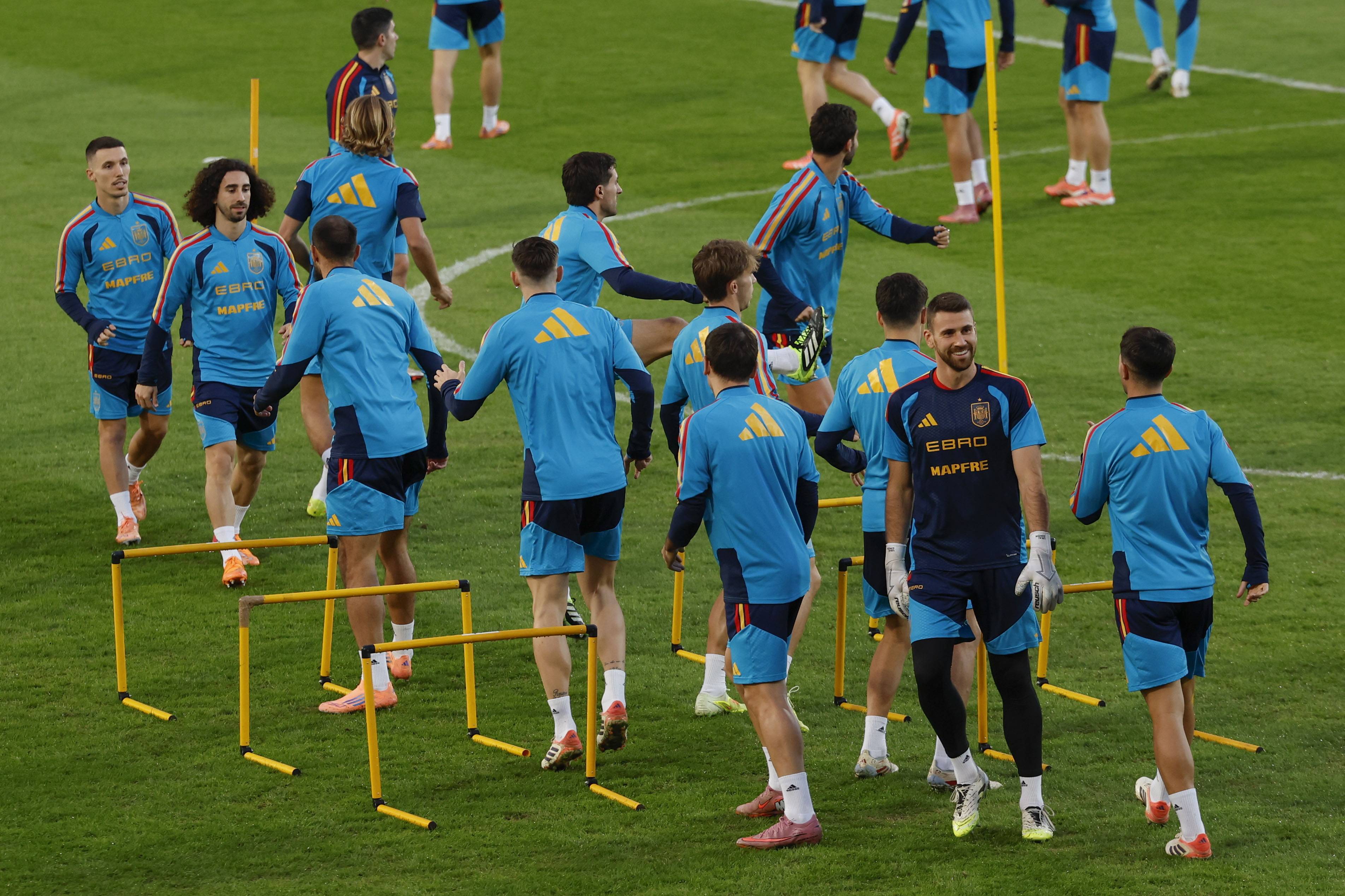 （外代二线）足球——世界杯预选赛：西班牙赛前备战