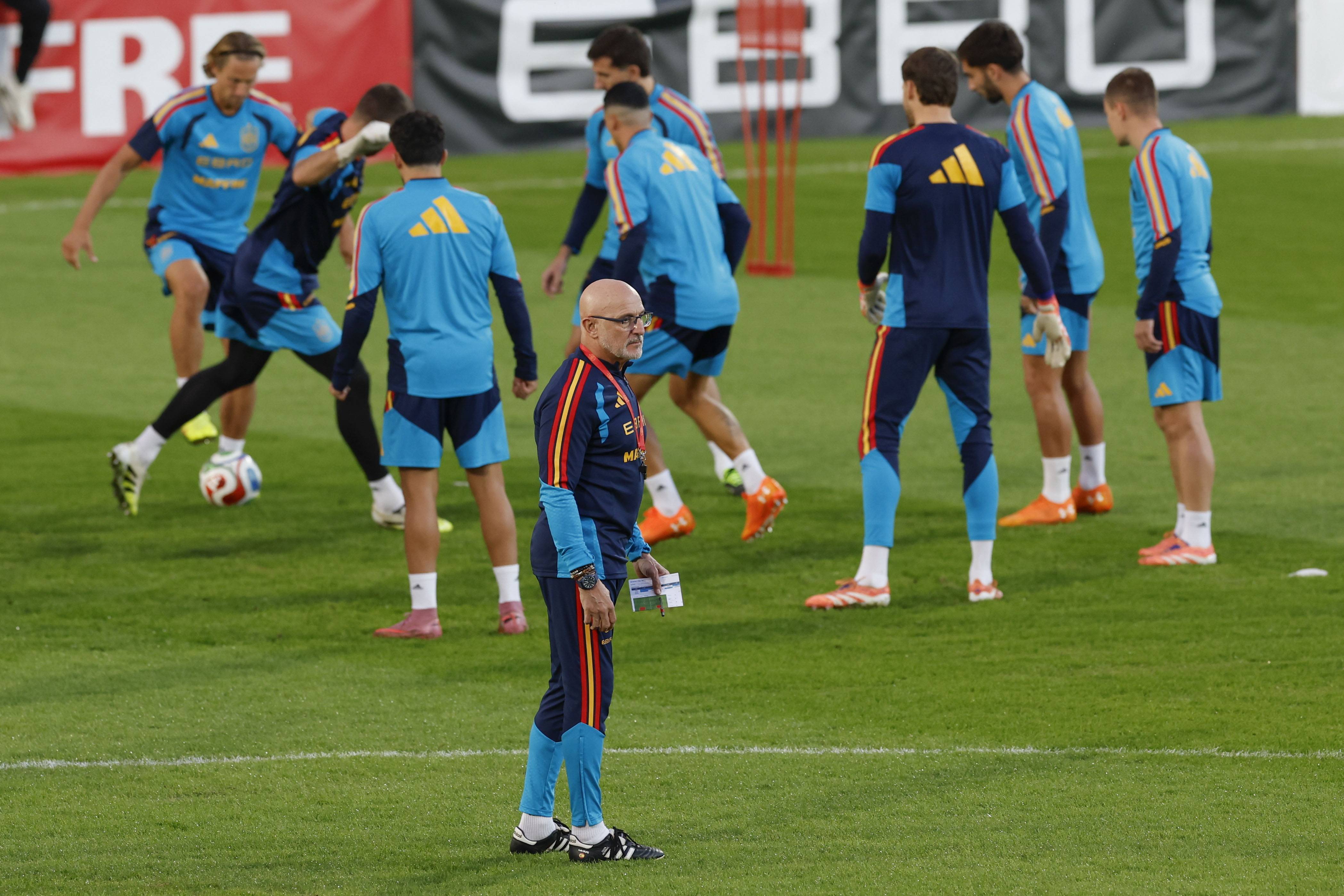 （外代二线）足球——世界杯预选赛：西班牙赛前备战