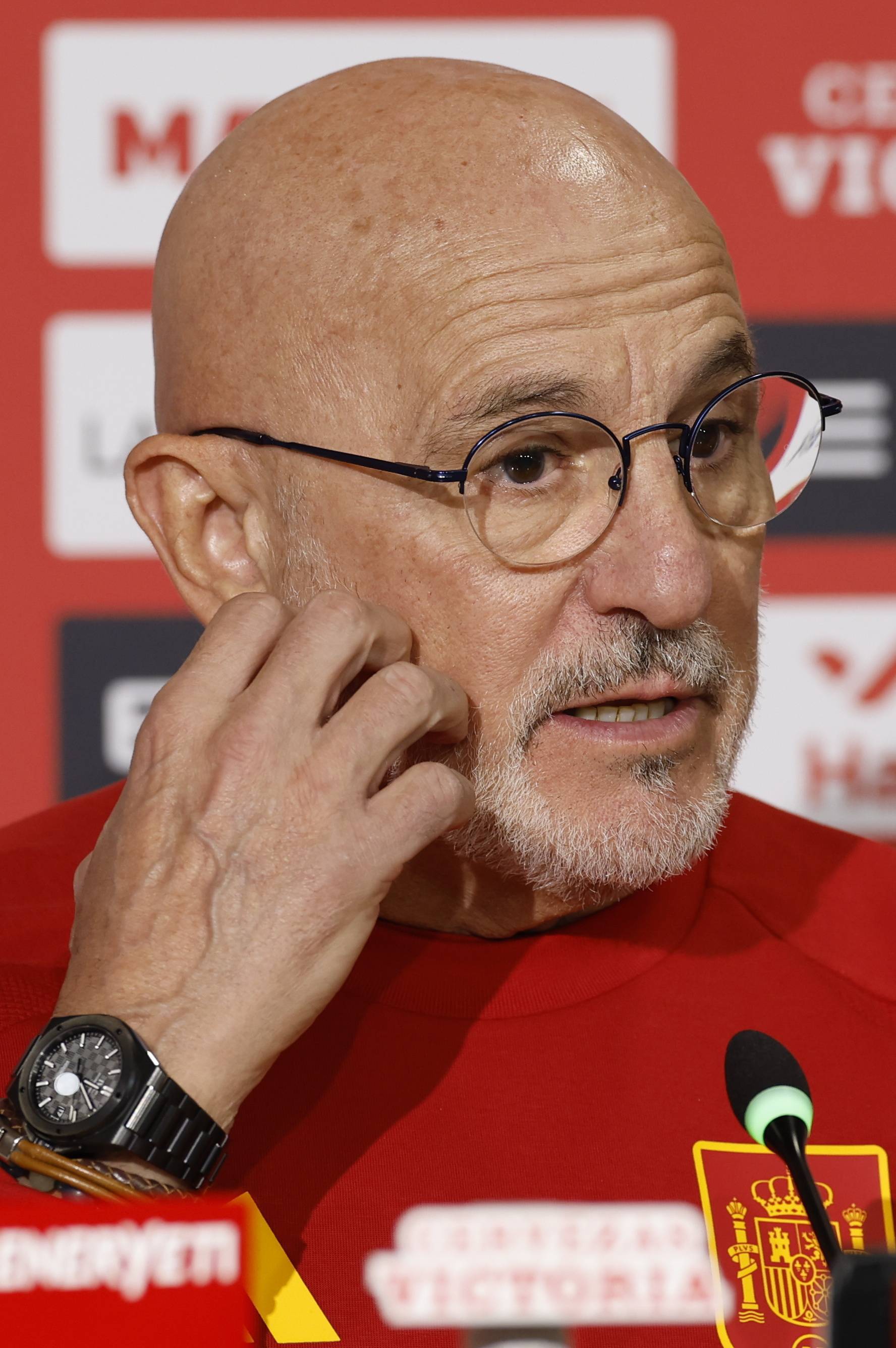 （外代二线）足球——世界杯预选赛：西班牙赛前备战